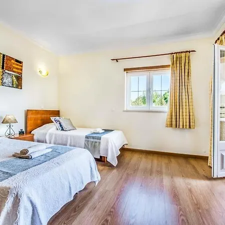 Villa Olhos De Agua Sleeps 8 Pool Air Con Wifi *